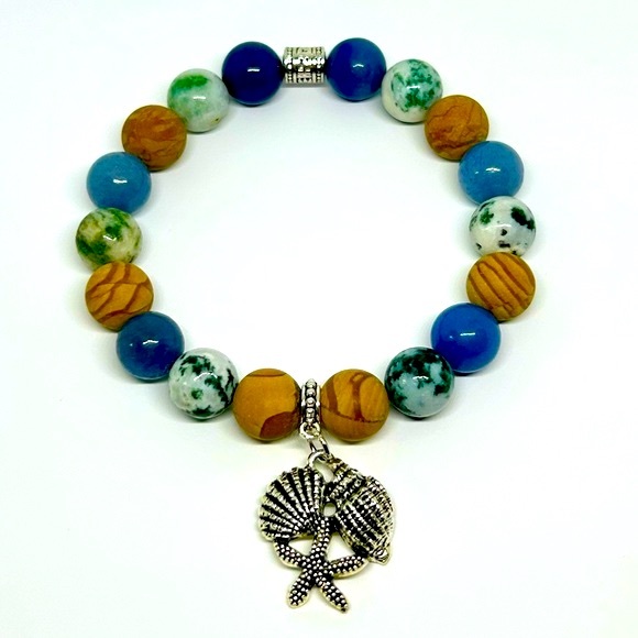 Handmade Seashell & Starfish Semi-Precious Stone Charm Bracelet! - Picture 3 of 5